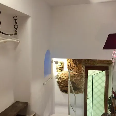 La Casetta Perfetta @ The Cathedral Apartment Palermo